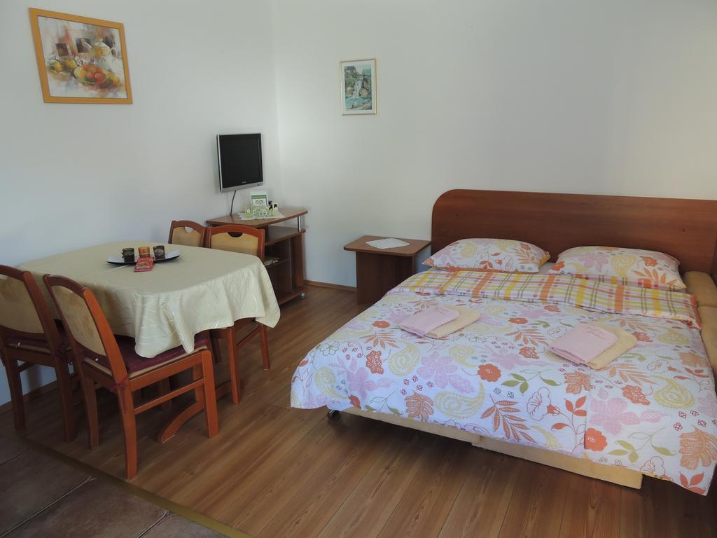 Apartments And Rooms Tavcar Μπλεντ Δωμάτιο φωτογραφία