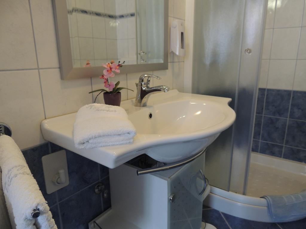 Apartments And Rooms Tavcar Μπλεντ Δωμάτιο φωτογραφία